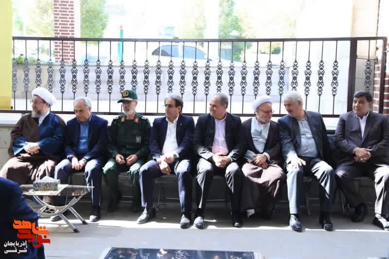 گلزار شهدا غبارروبی و گلباران شد