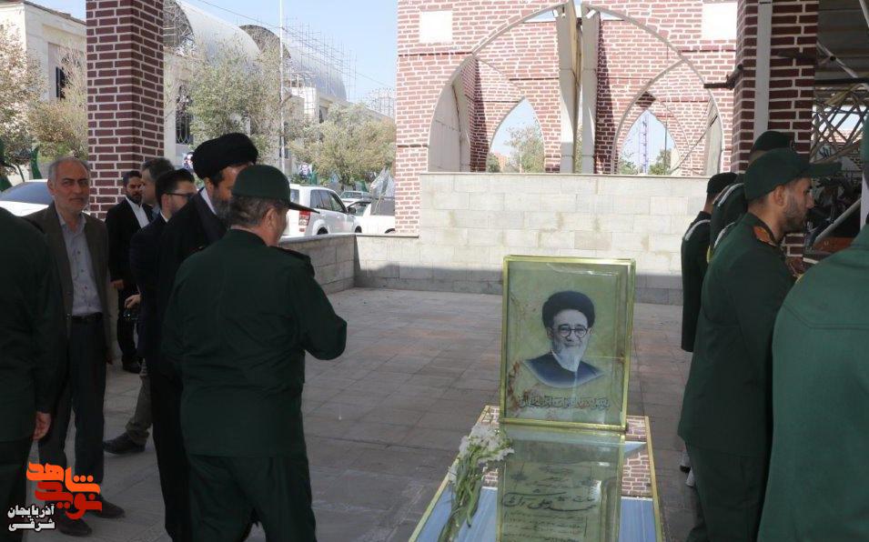 گلزار شهدا غبارروبی و گلباران شد