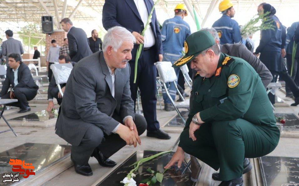 گلزار شهدا غبارروبی و گلباران شد