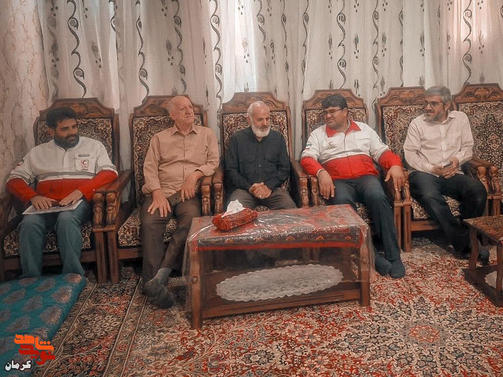 دیدار مدیرکل بنیاد شهید کرمان با خانواده شهدای اقتدار به مناسبت هفته دولت