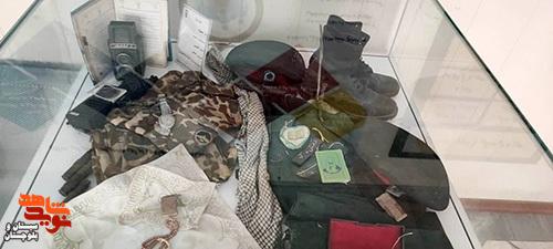 نمایشگاه آثار شهدا در بنیاد شهید و امورایثارگران زاهدان