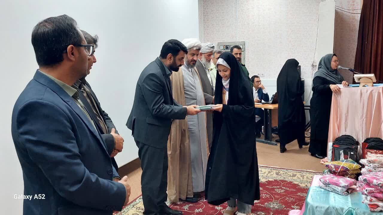 محفل شعر ایثار و شهادت و اختتامیه کلاس‌های اوقات فراغت برگزار شد