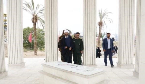 ادای احترام نماینده ولی‌فقیه به شهید گمنام موزه دفاع مقدس و مقاومت خراسان شمالی