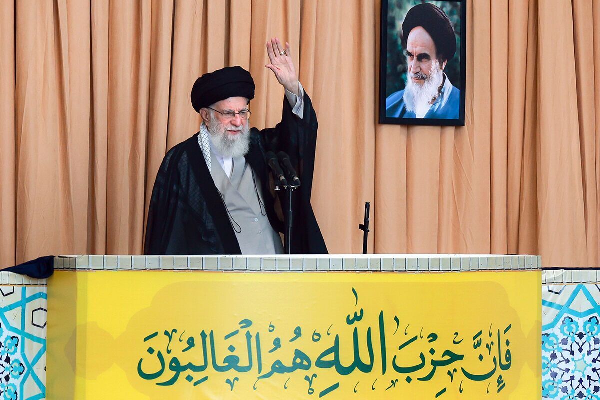 آن روز «امام نصر»، خطبه جمعه را چراغ چشم تاریخ کرد آن روز «امام نصر»، خطبه جمعه را چراغ چشم تاریخ کرد