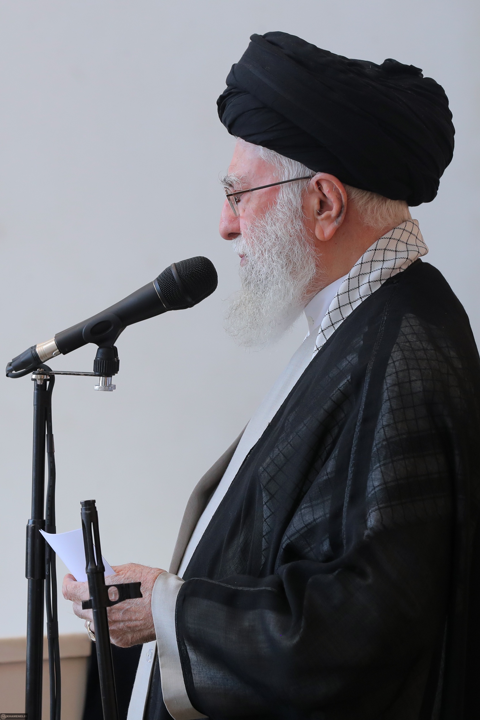 آن روز «امام نصر»، خطبه جمعه را چراغ چشم تاریخ کرد آن روز «امام نصر»، خطبه جمعه را چراغ چشم تاریخ کرد