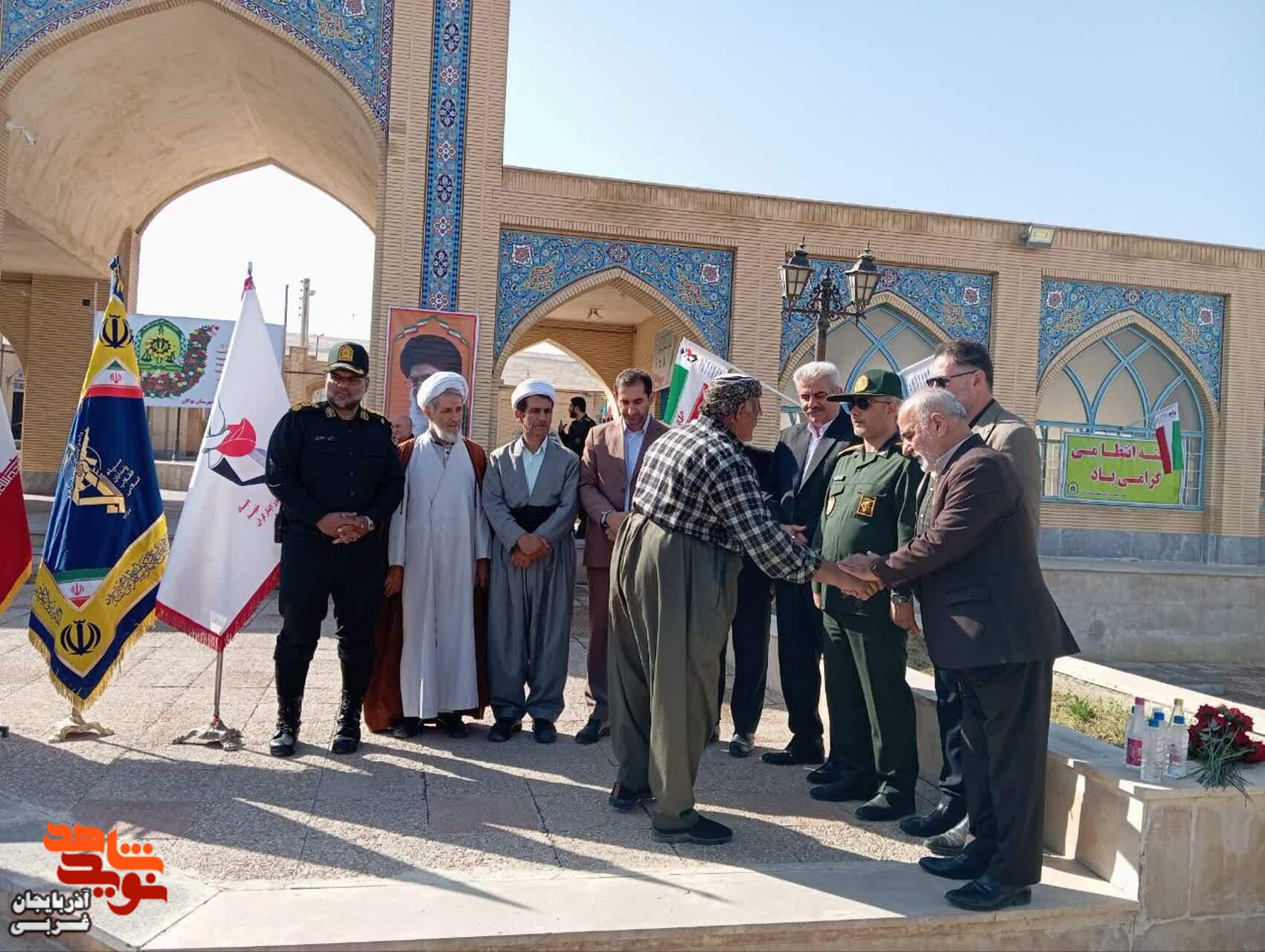 مراسم مهمانی لاله ها و آئین غبار روبی و عطر افشانی مزار شهدا بمناسبت هفته نیرو انتظامی شهرستان  بوکان