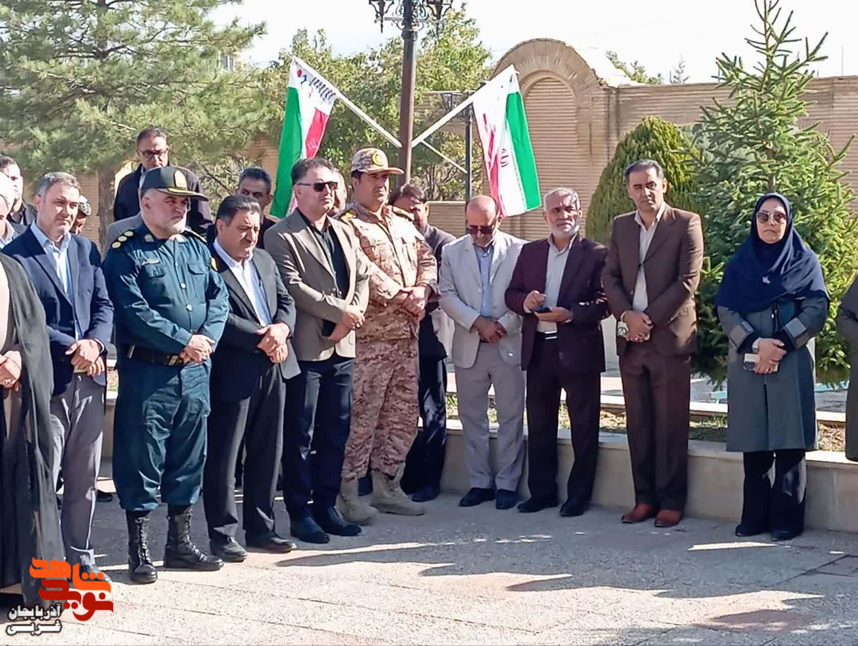 مراسم مهمانی لاله ها و آئین غبار روبی و عطر افشانی مزار شهدا بمناسبت هفته نیرو انتظامی شهرستان  بوکان