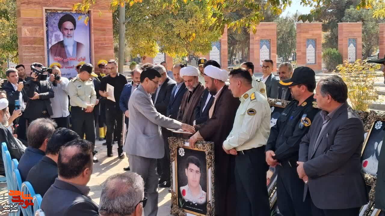 عطر افشانی و گلباران مزار مطهر شهدا میاندوآب