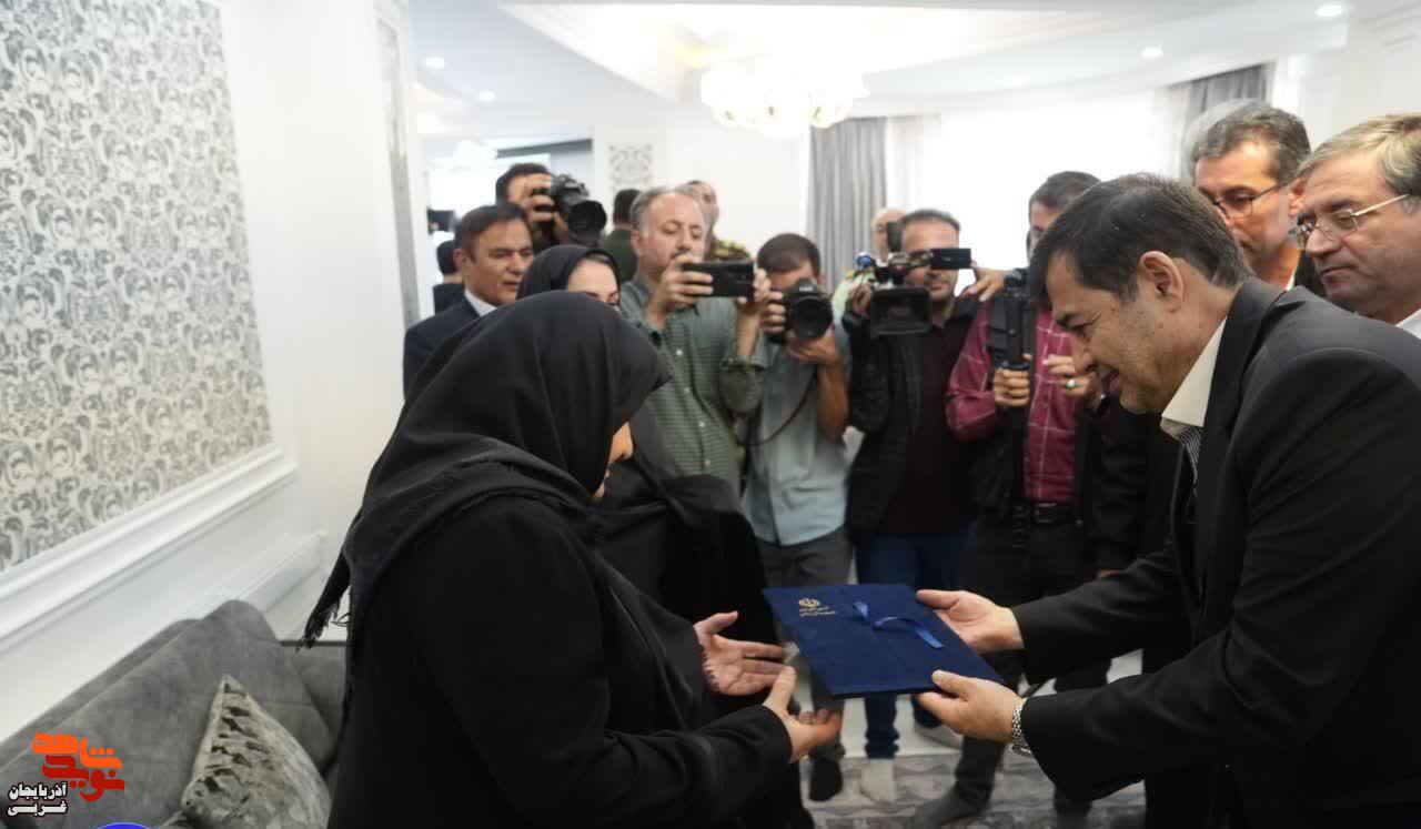 سفر یکروزە وزیر ورزش و جوانان بە شهرستان مهاباد و دیدار از خانواده معظم شهید خلبان سرلشکر خالد حیدری