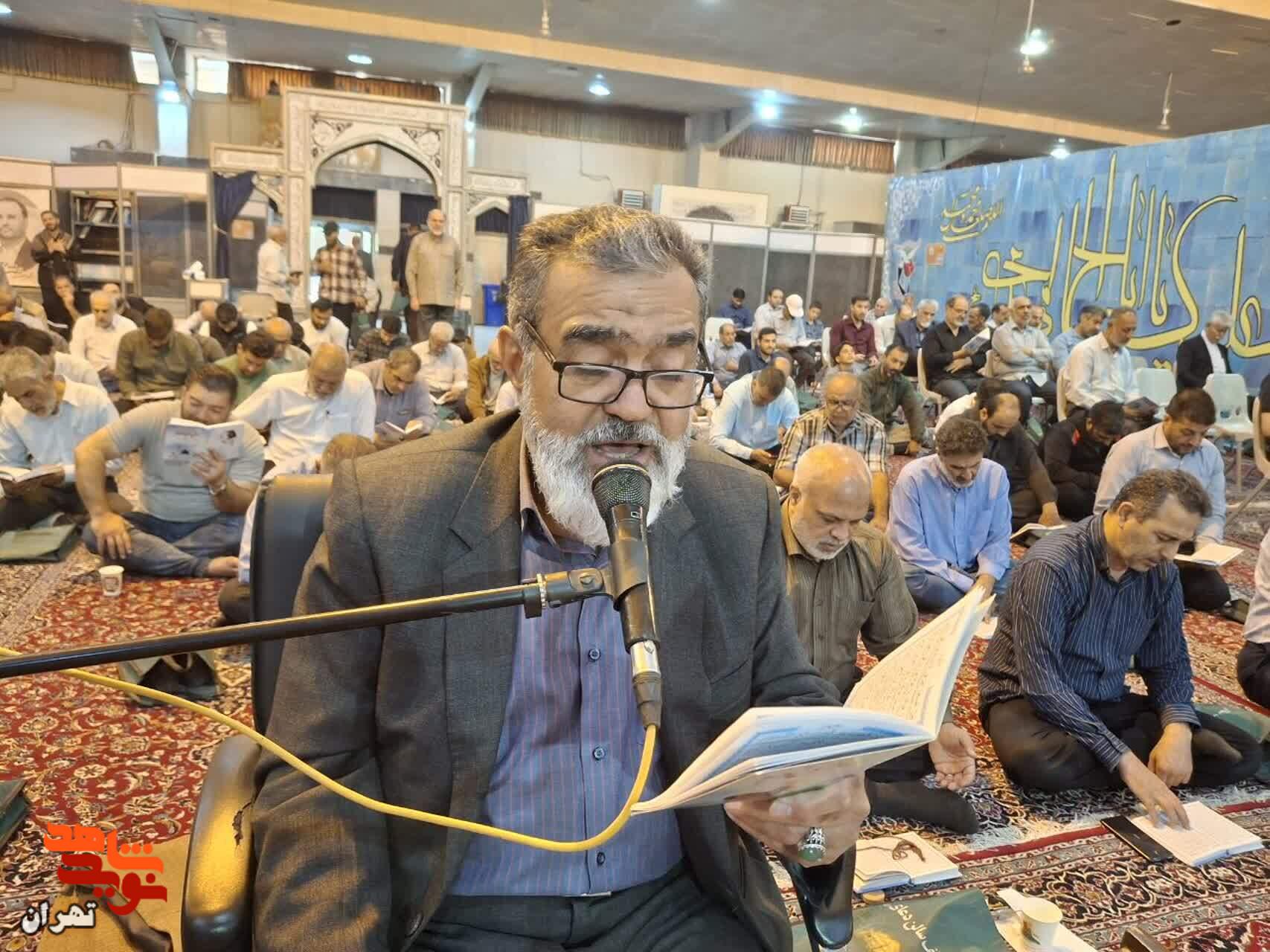 گزارش تصویری/ مراسم دعای ندبه در گلزار شهدا برگزار شد گزارش تصویری/ مراسم دعای ندبه در گلزار شهدا برگزار شد