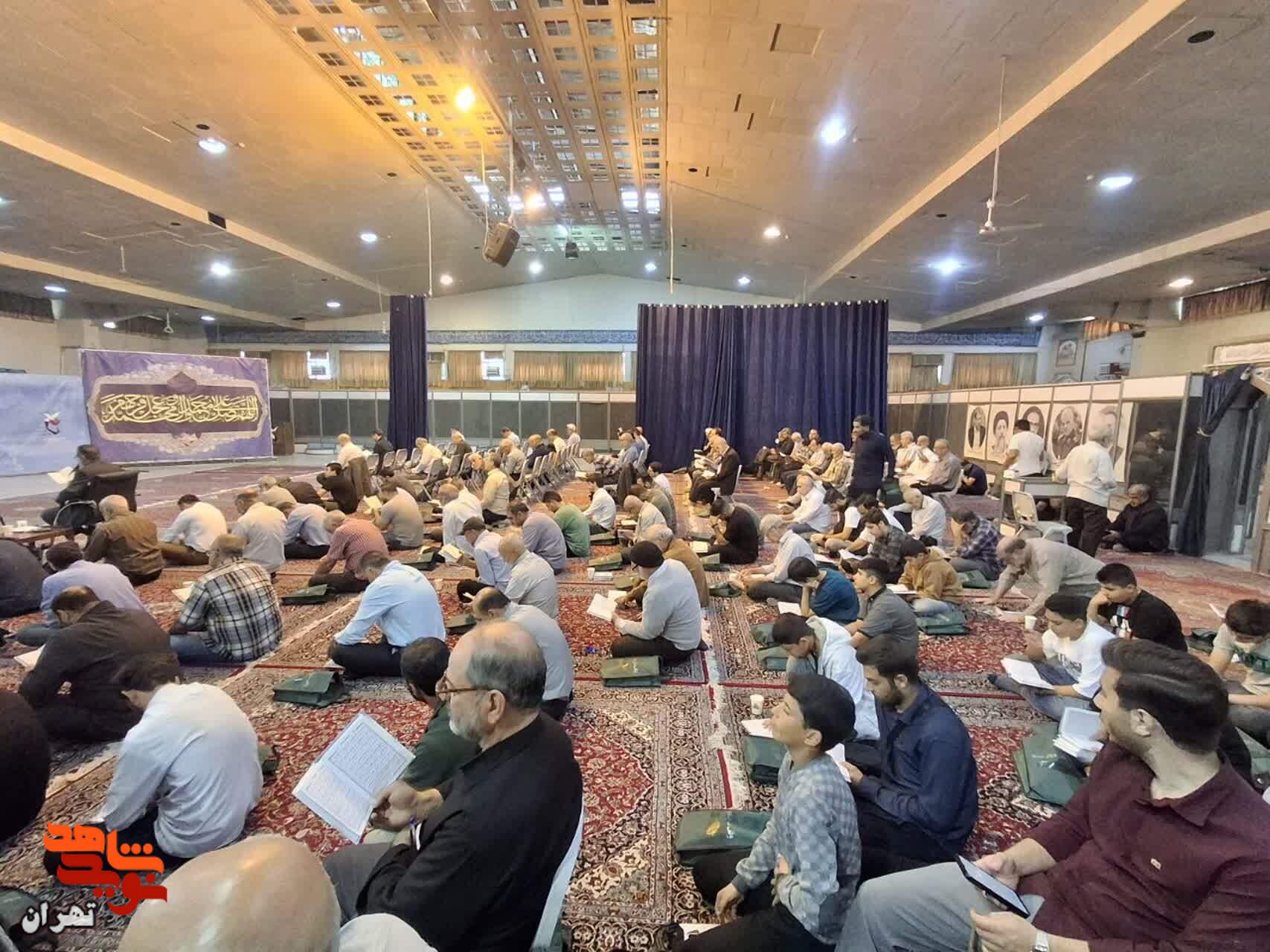 گزارش تصویری/ مراسم دعای ندبه در گلزار شهدا برگزار شد گزارش تصویری/ مراسم دعای ندبه در گلزار شهدا برگزار شد