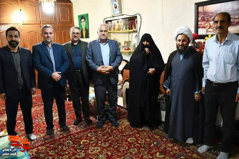 دیدار مسئولان خوی با خانواده های شاهد و ایثارگر