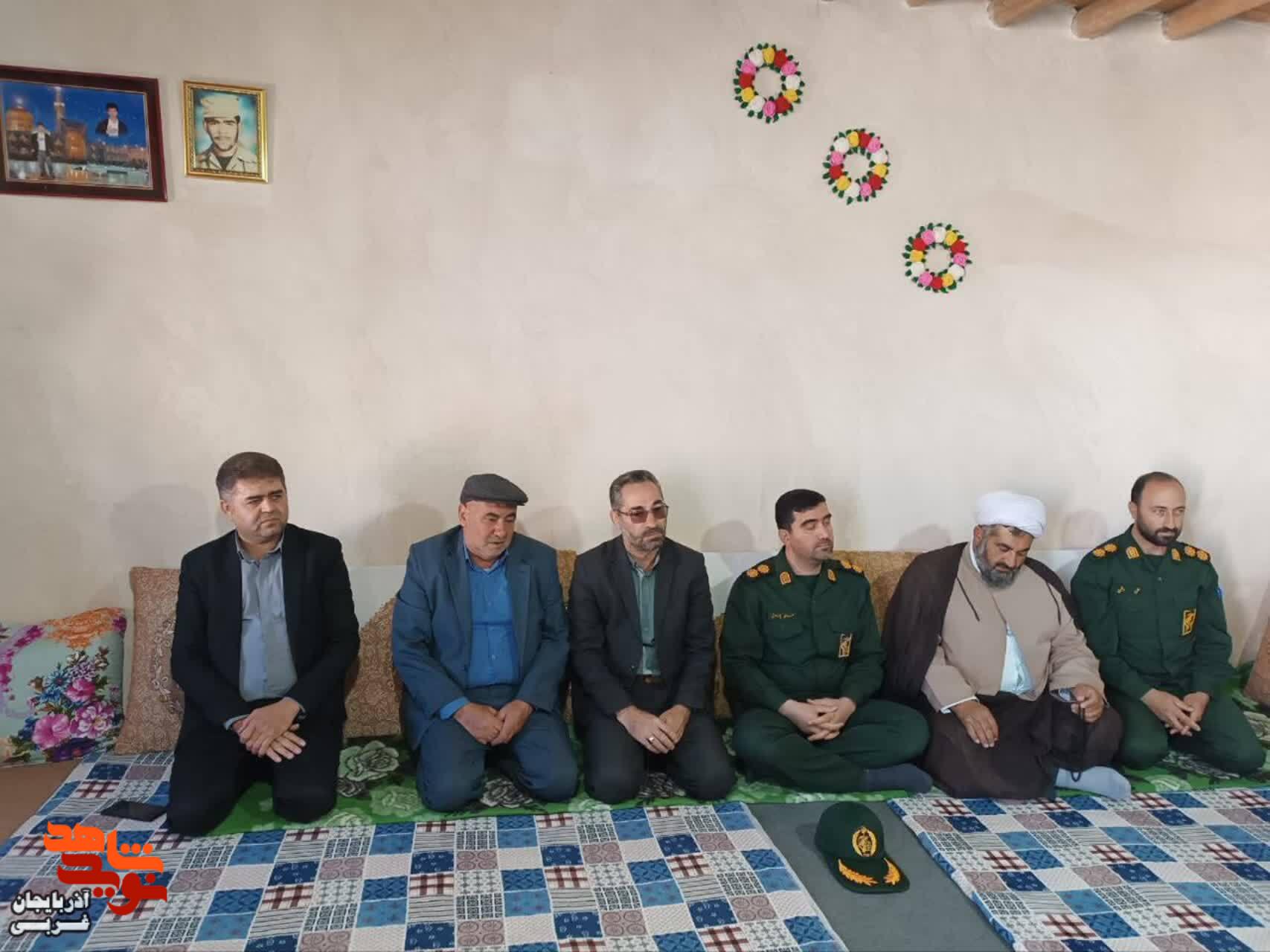 دیدار مسئولان چالدران از خانواده های شهدا