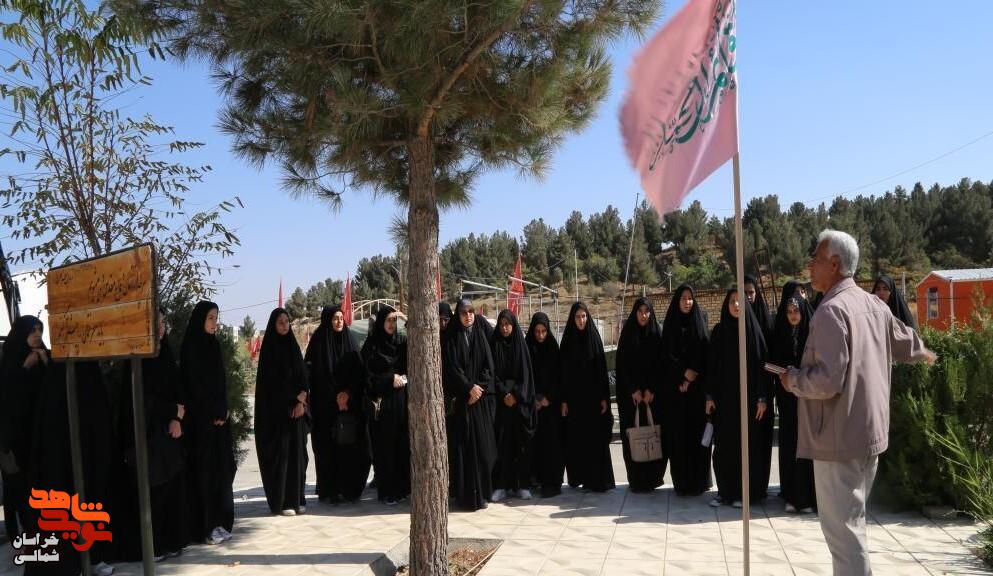 تصاویر/ بازدید دانشجویان دانشگاه فرهنگیان از موزه دفاع مقدس و مقاومت خراسان شمالی