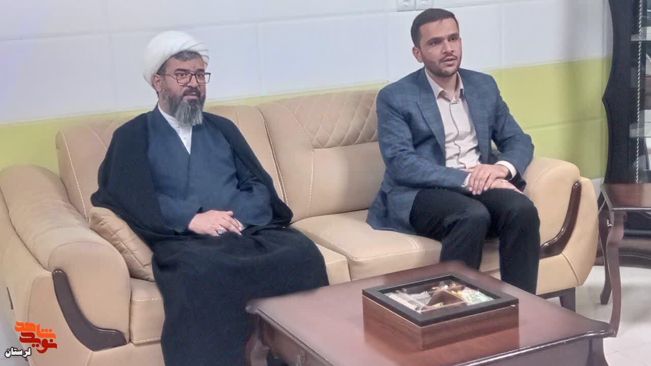 عیادت از مادر شهیدان معظم «قدرت اله جدیدی» و «حجت اله توکلی» در بیمارستان