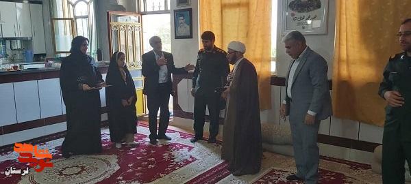 خانواده شهدا نماد صبر، ایمان و ولایت‌مداری هستند