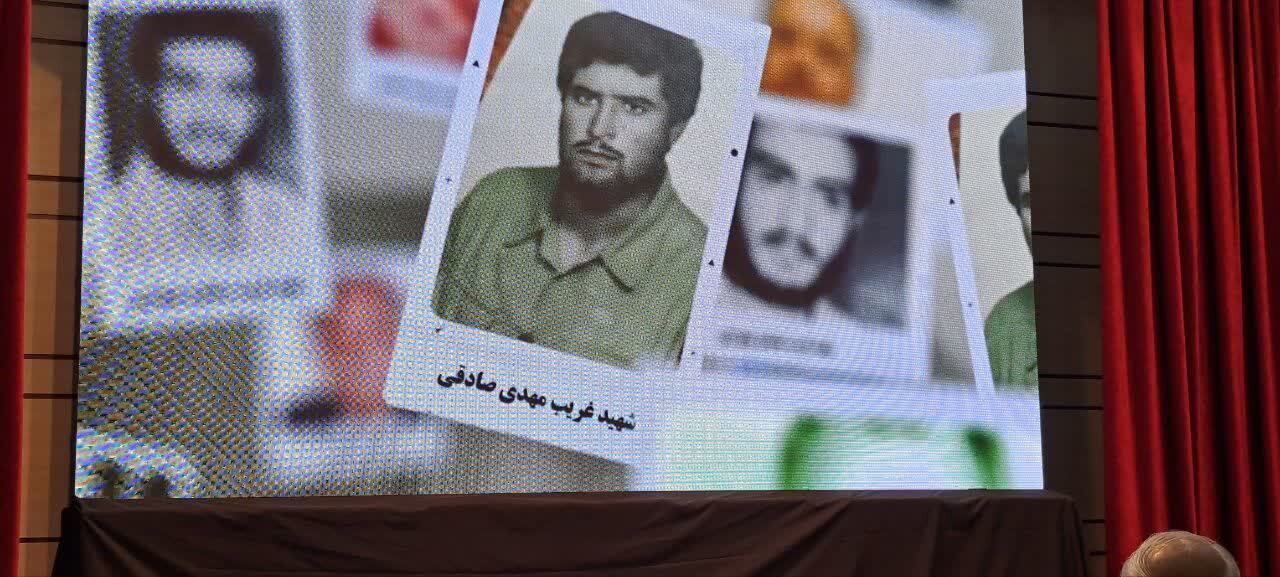 الماس‌های درخشان عنبر، یاد شهیدان غریب خود را زنده نگه داشتند