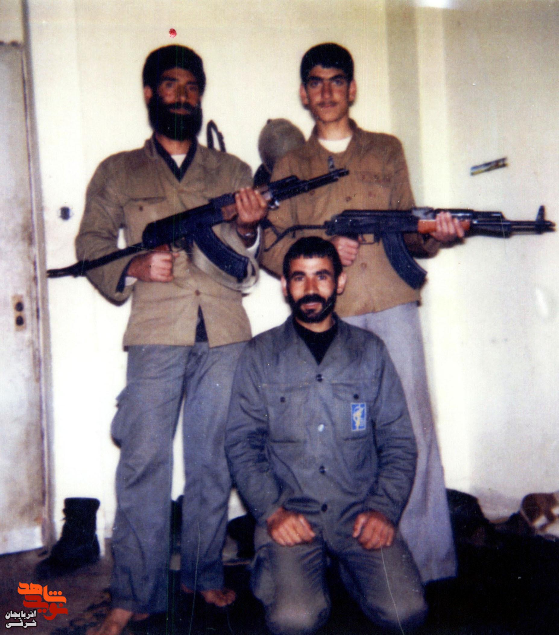 سینه‌ی دشمن را نشانه می‌گیرم