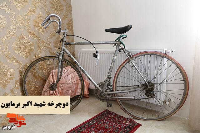 از نان تنور تا خاکریز؛ روایت مادری که هنوز چشم‌انتظار است