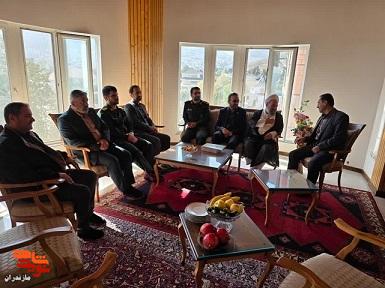 دیدار فرماندار و مسئولان شهرستان کلاردشت با خانواده معظم شهیدان مهدیان