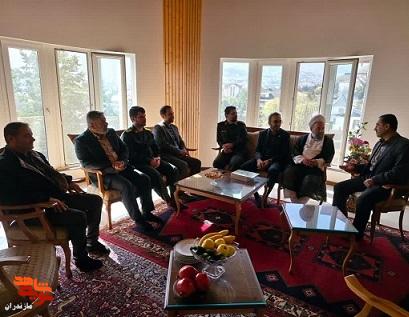 دیدار فرماندار و مسئولان شهرستان کلاردشت با خانواده معظم شهیدان مهدیان
