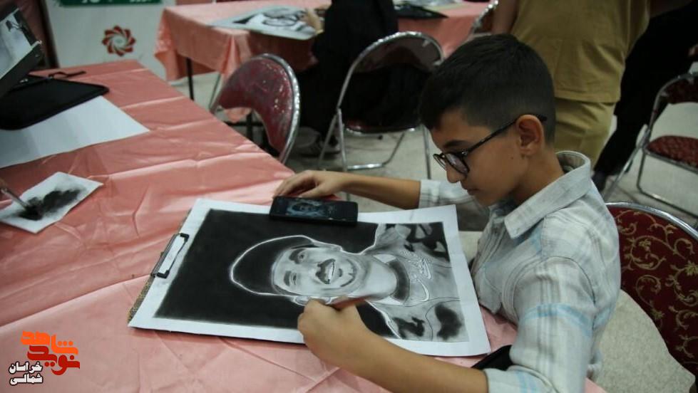 تصاویر/ طراحی سیاه‌قلم چهره ۵۴ شهید شاخص خراسان‌شمالی در چهاردهمین نمایشگاه ملی دفاع مقدس