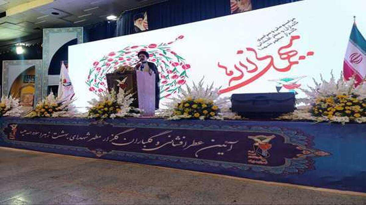 قرائت پیام رهبر معظم انقلاب توسط حجت الاسلام موسوی مقدم / امسال هفته دفاع مقدس جلوه‌ای ویژه یافته است