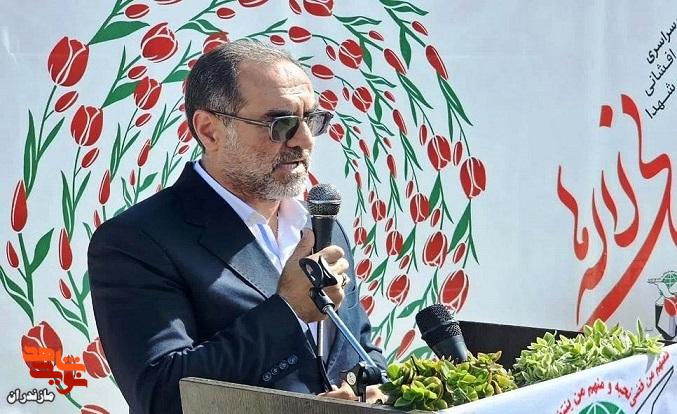 تصاویر/ آئین عطرافشانی گلزار شهدای ساری