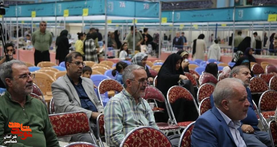 تصاویر/ نقد کتاب «ماه تمام» در چهاردهمین نمایشگاه ملی کتاب دفاع مقدس