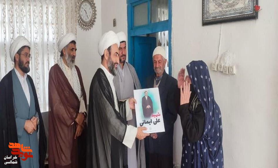 تصاویر/ دیدار جمعی از مسئولان حوزوی با مادر شهید روحانی «علی ایمانی» در جاجرم