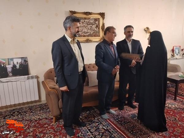 دیدار مدیرکل بنیاد شهید با خانواده های شهدا خرم آباد