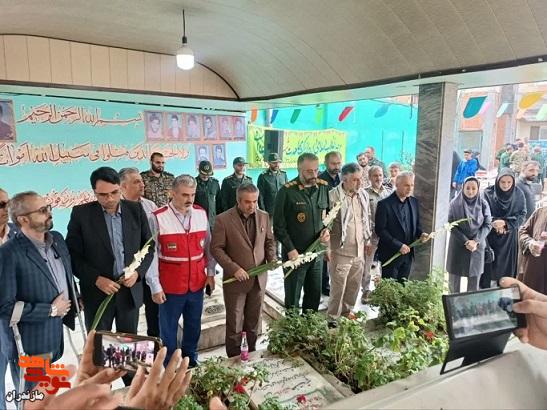 تصاویر/مراسم معنوی غبارروبی و عطرافشانی «مسجد قائم» شهرستان قائم شهر برگزار شد