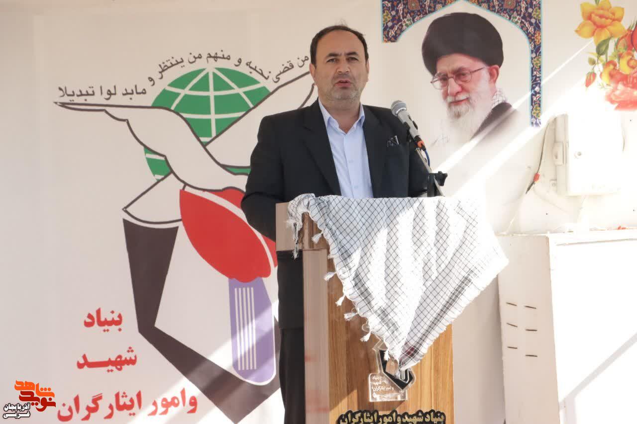 برگزاری مراسم عطر افشانی و گلباران مزار شهدا ارومیه برگزاری مراسم عطر افشانی و گلباران مزار شهدا ارومیه