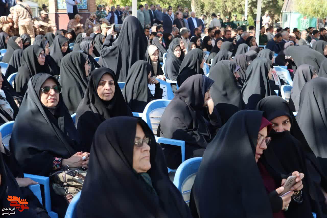 برگزاری مراسم عطر افشانی و گلباران مزار شهدا ارومیه برگزاری مراسم عطر افشانی و گلباران مزار شهدا ارومیه