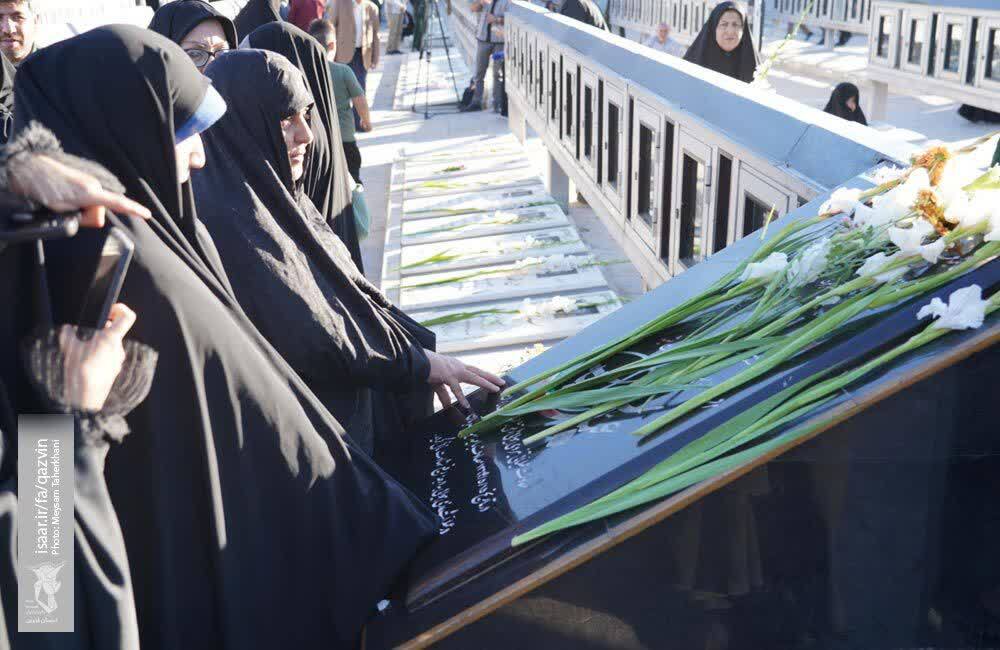 آئین میهمانی لالهها در قزوین برگزار شد آئین میهمانی لالهها در قزوین برگزار شد
