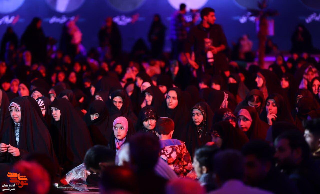 ویژه‌برنامه «شب‌های پرستاره» در گلزار شهدای تبریز برگزار شد