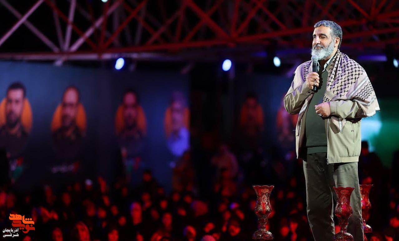 ویژه‌برنامه «شب‌های پرستاره» در گلزار شهدای تبریز برگزار شد