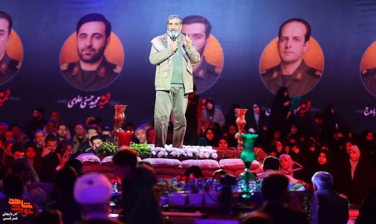 ویژه‌برنامه «شب‌های پرستاره» در گلزار شهدای تبریز برگزار شد