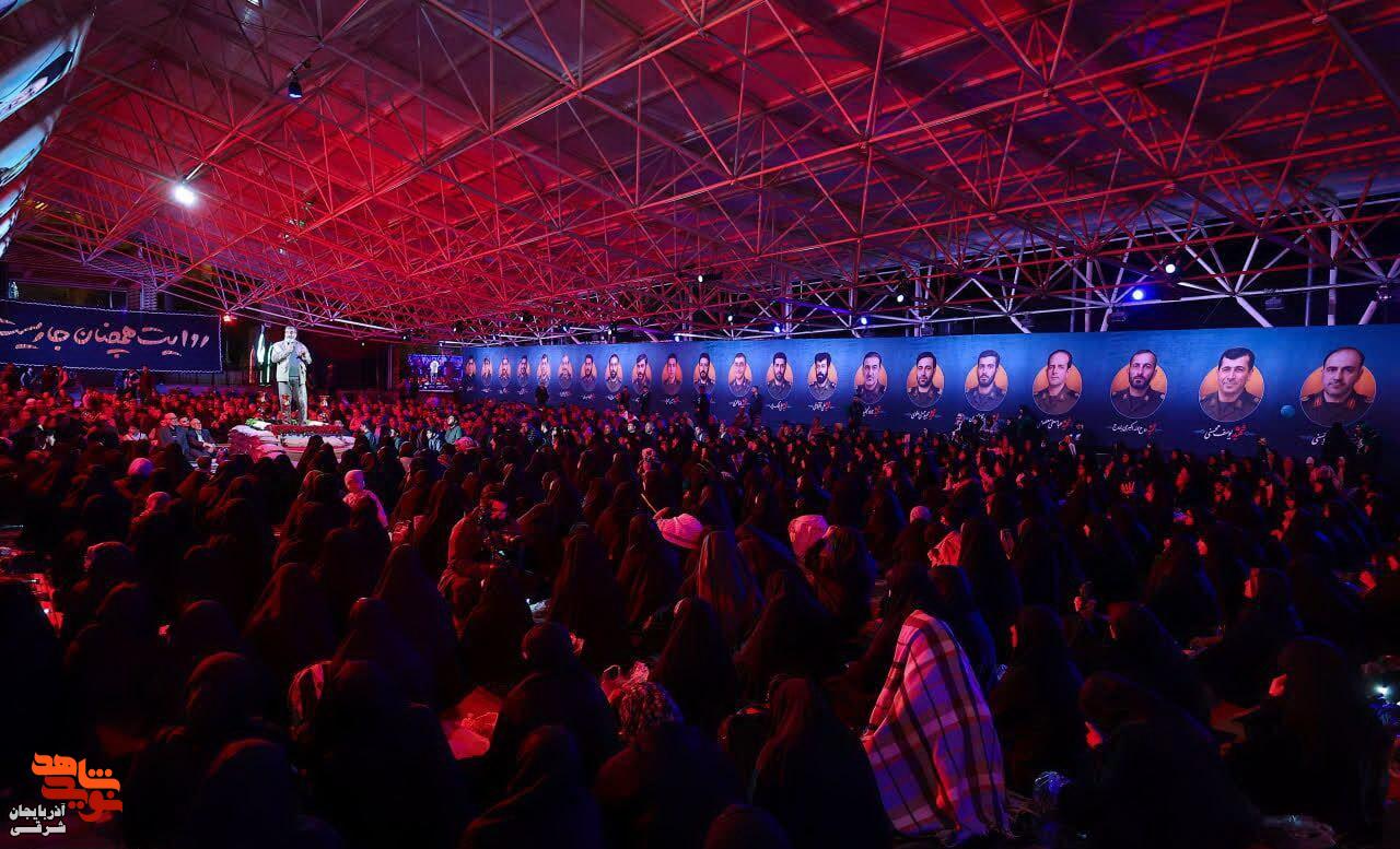 ویژه‌برنامه «شب‌های پرستاره» در گلزار شهدای تبریز برگزار شد