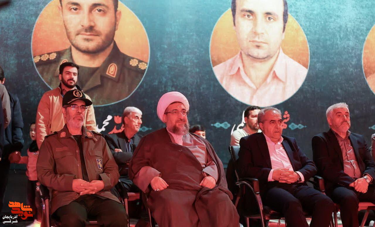 ویژه‌برنامه «شب‌های پرستاره» در گلزار شهدای تبریز برگزار شد