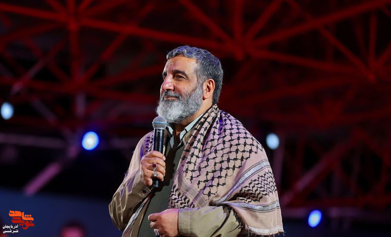 ویژه‌برنامه «شب‌های پرستاره» در گلزار شهدای تبریز برگزار شد