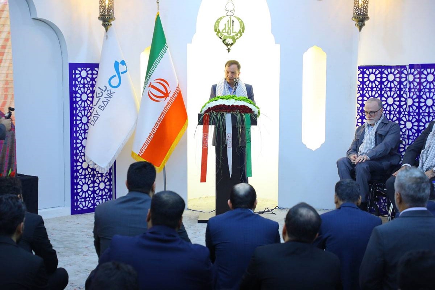 تبین واقعیت‌ها مهم ترین وظیفه امروز مسئولین است/ آیین ستایش ایثار در بانک دی با شعار «برای همیشه وطن ...» برگزار شد