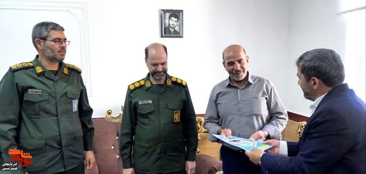 دیدار از خانواده شهدا در قالب رزمایش رهروان شهدا تکاب