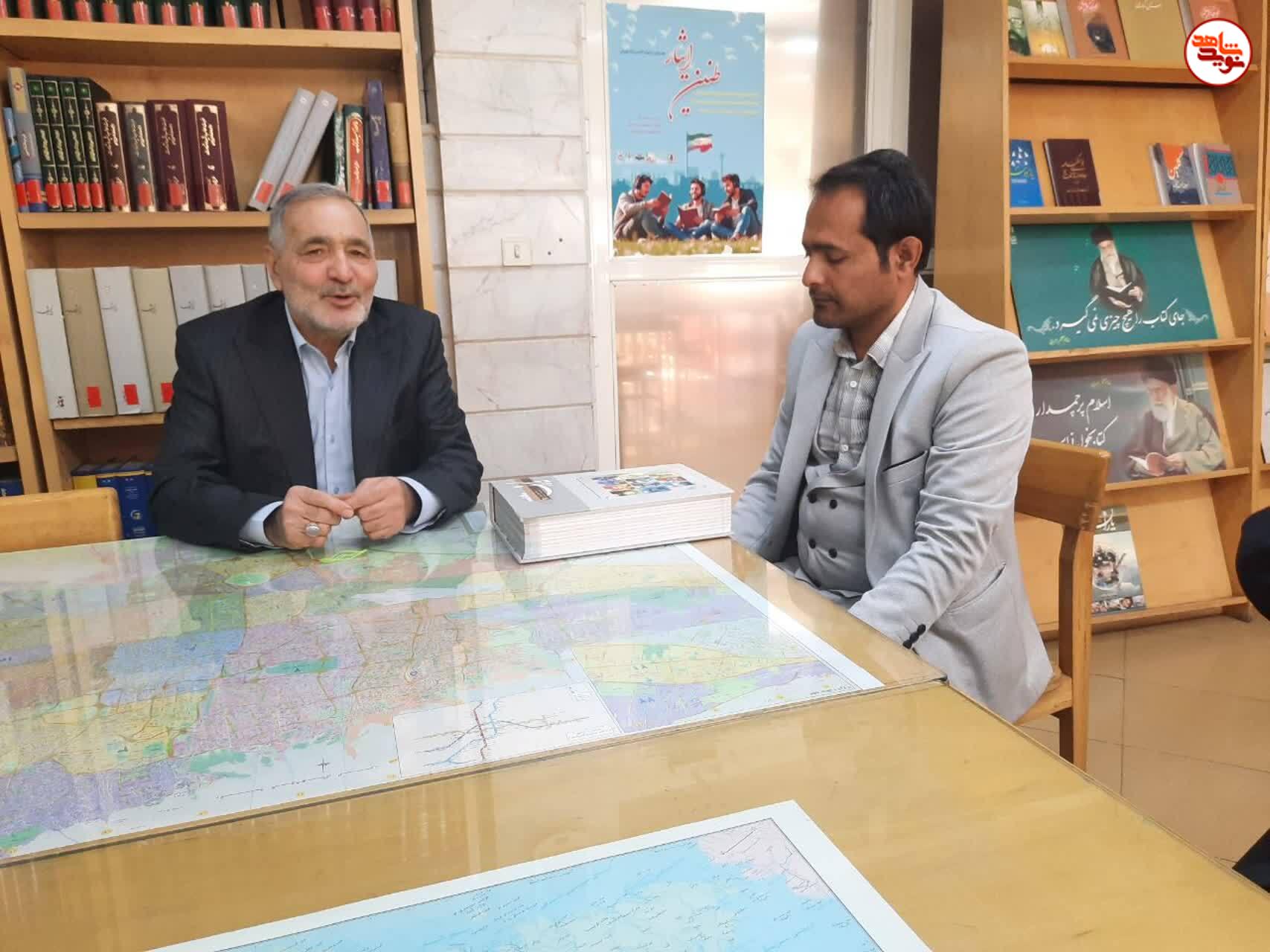 بازدید برادر شهید طهرانی‌مقدم از کتابخانه تخصصی ایثار و شهادت