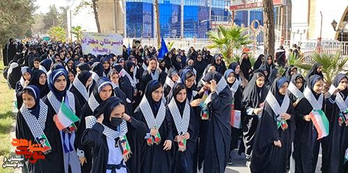 یوم‌الله ۱۳ آبان با حضور کارکنان بنیاد شهید و امورایثارگران در زاهدان