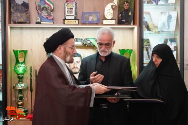 دشمن همواره دنبال نابودی اخلاق و معنویت است دشمن همواره دنبال نابودی اخلاق و معنویت است