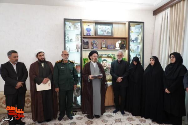 دشمن همواره دنبال نابودی اخلاق و معنویت است دشمن همواره دنبال نابودی اخلاق و معنویت است