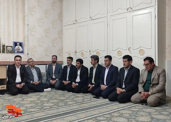 مدیرکل بنیاد شهید لرستان با خانواده شهید «محمدکریم دکامی» دیدار کرد مدیرکل بنیاد شهید لرستان با خانواده شهید «محمدکریم دکامی» دیدار کرد
