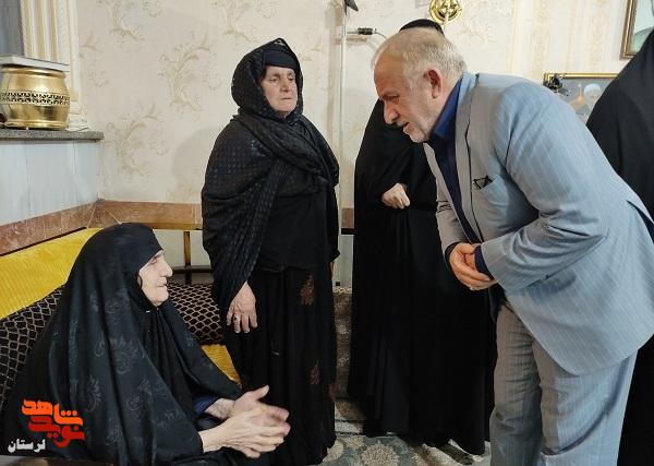 مدیرکل بنیاد شهید لرستان با خانواده شهید «محمدکریم دکامی» دیدار کرد مدیرکل بنیاد شهید لرستان با خانواده شهید «محمدکریم دکامی» دیدار کرد