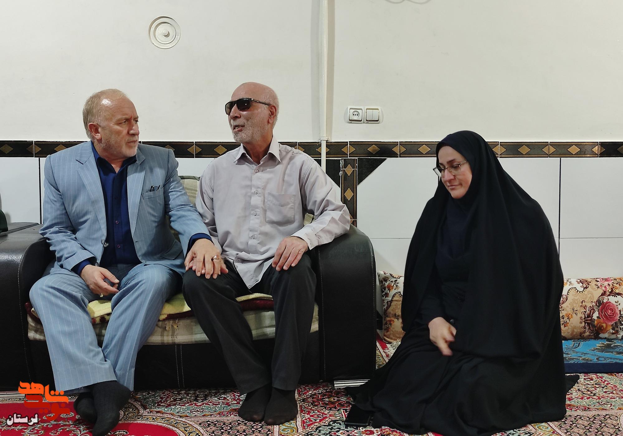 دیدار مدیرکل بنیاد شهید لرستان با جانباز ۷۰ درصد بصیر «ملکعلی پورشیخی»